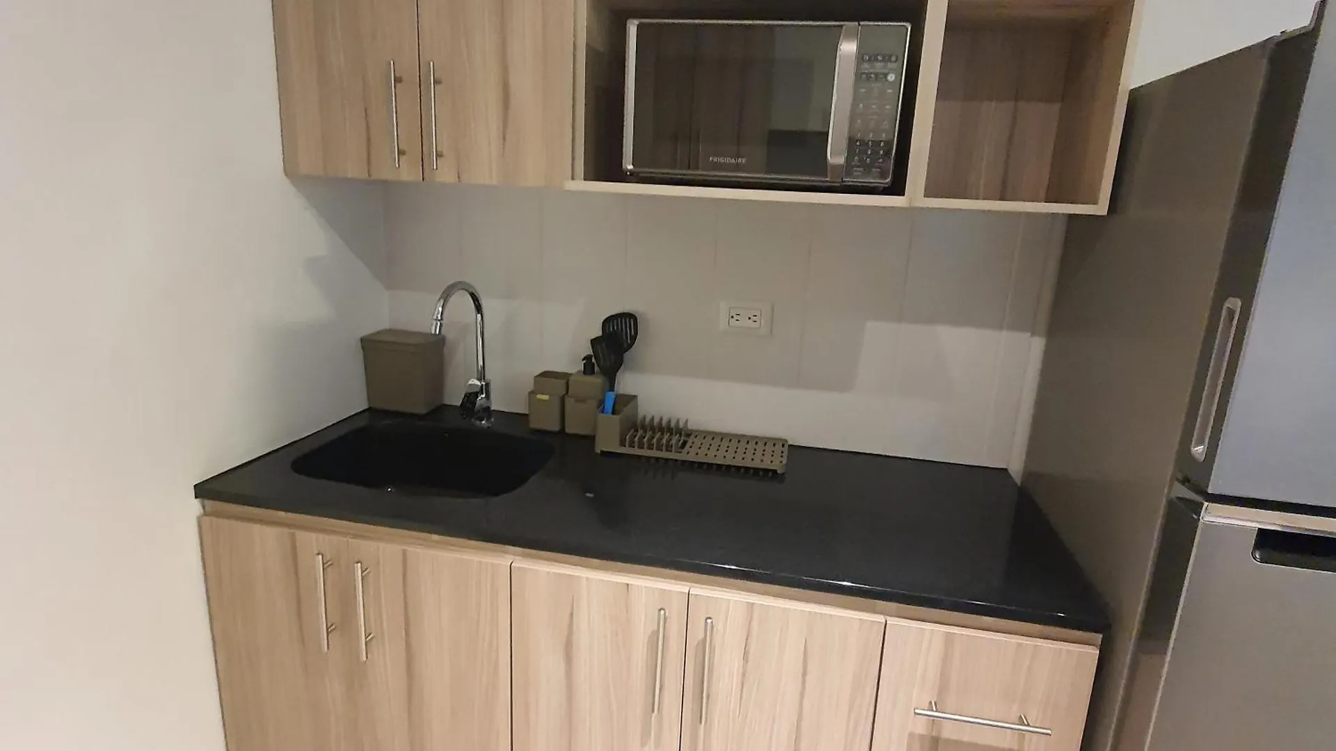 Apartment Alojamiento Tipo Loft 2 Camas Con Parqueo Guatemala City
